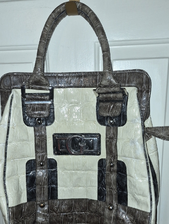 Guess Handbags - Guess Vintage beige and brown crocodile-embossed Cream And Gray Sarchel